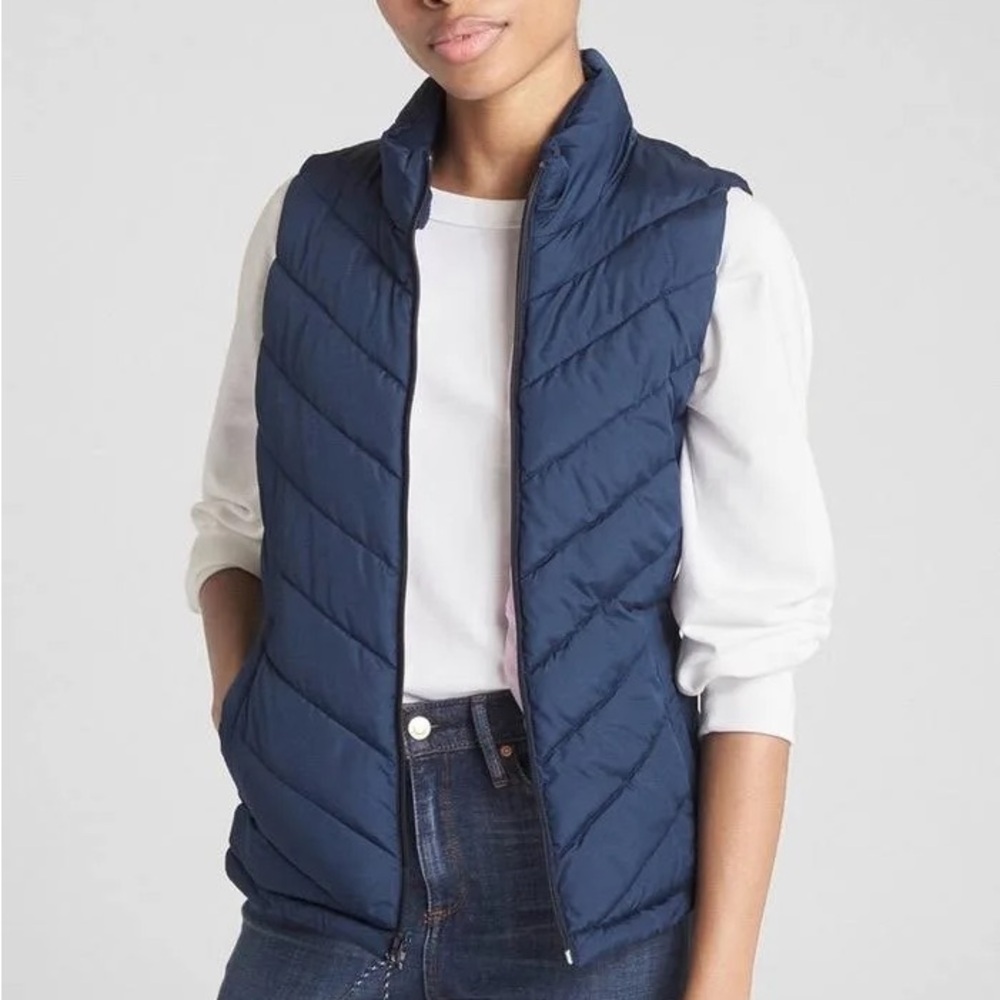 GAP ColdControl Navy Puffer Vest Women’s Small